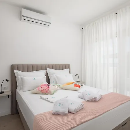 Tt - Apartments With Private Parking Promajna Exterior photo