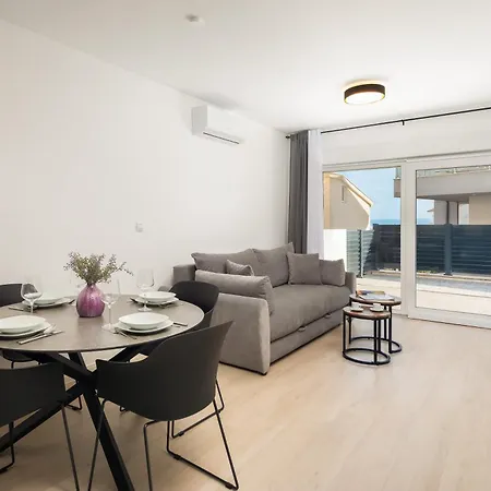 Tt - Apartments With Private Parking Promajna Exterior photo