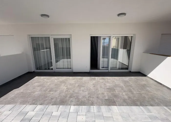 Tt - Apartments With Private Parking
