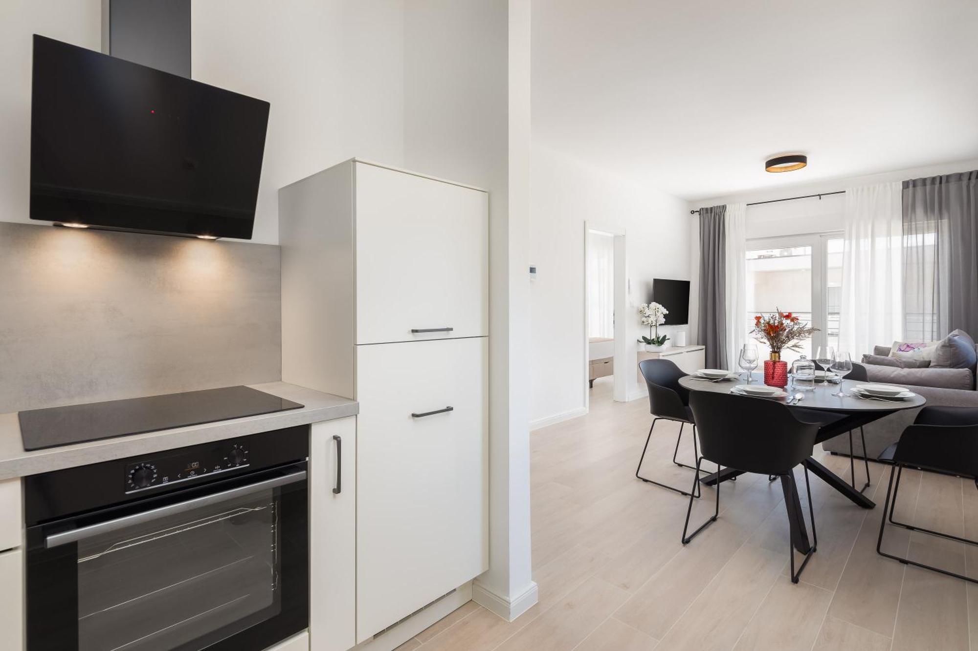 Apartment Tt - With Private Parking *
