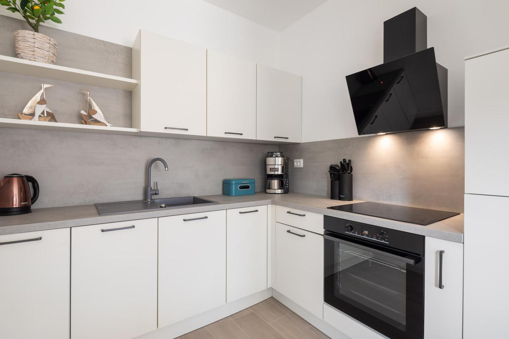 Tt - With Private Parking Apartment *